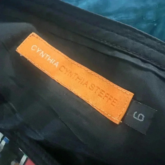 Cynthia Steffe skirt. Size 6. Geometric print fully lined - Picture 8 of 9